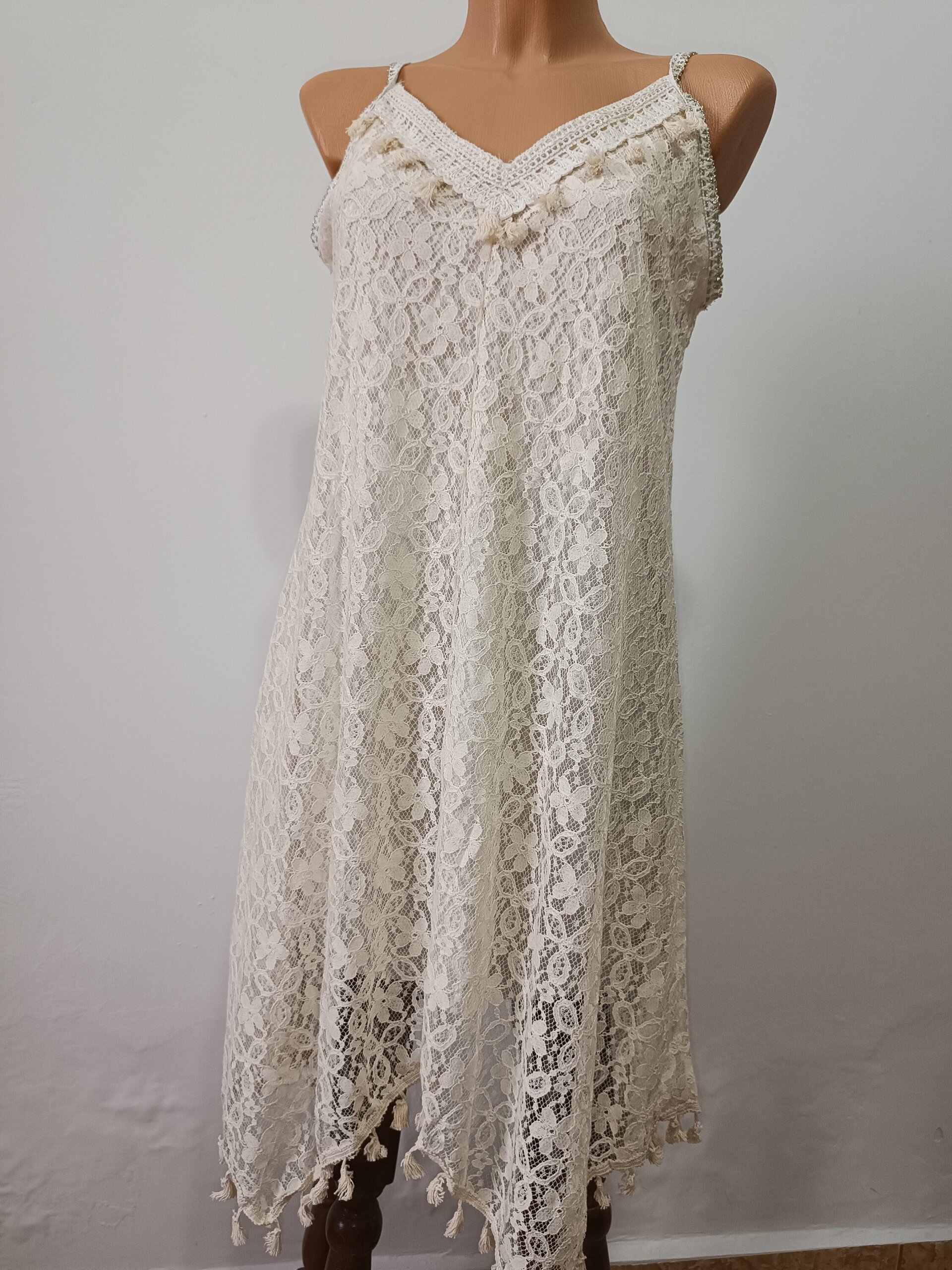 Vestido Encaje Pompones - 3